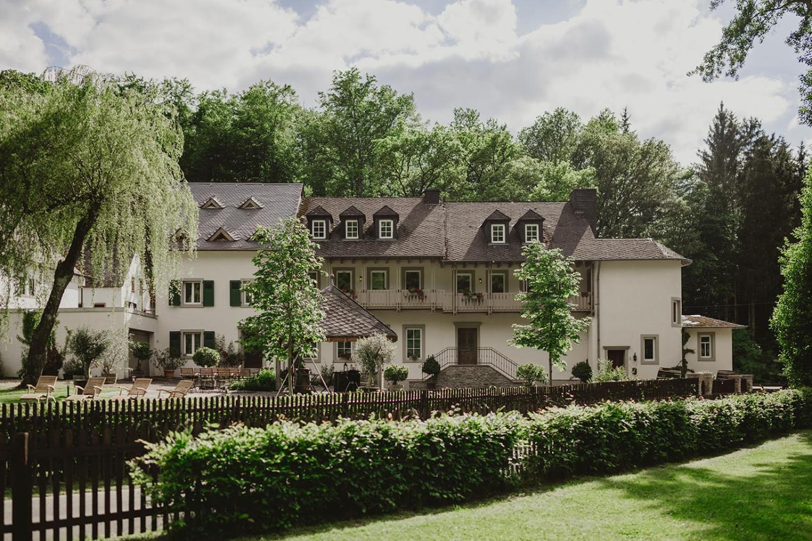 Alte Baeckerei Apartment Bescheid Exterior photo